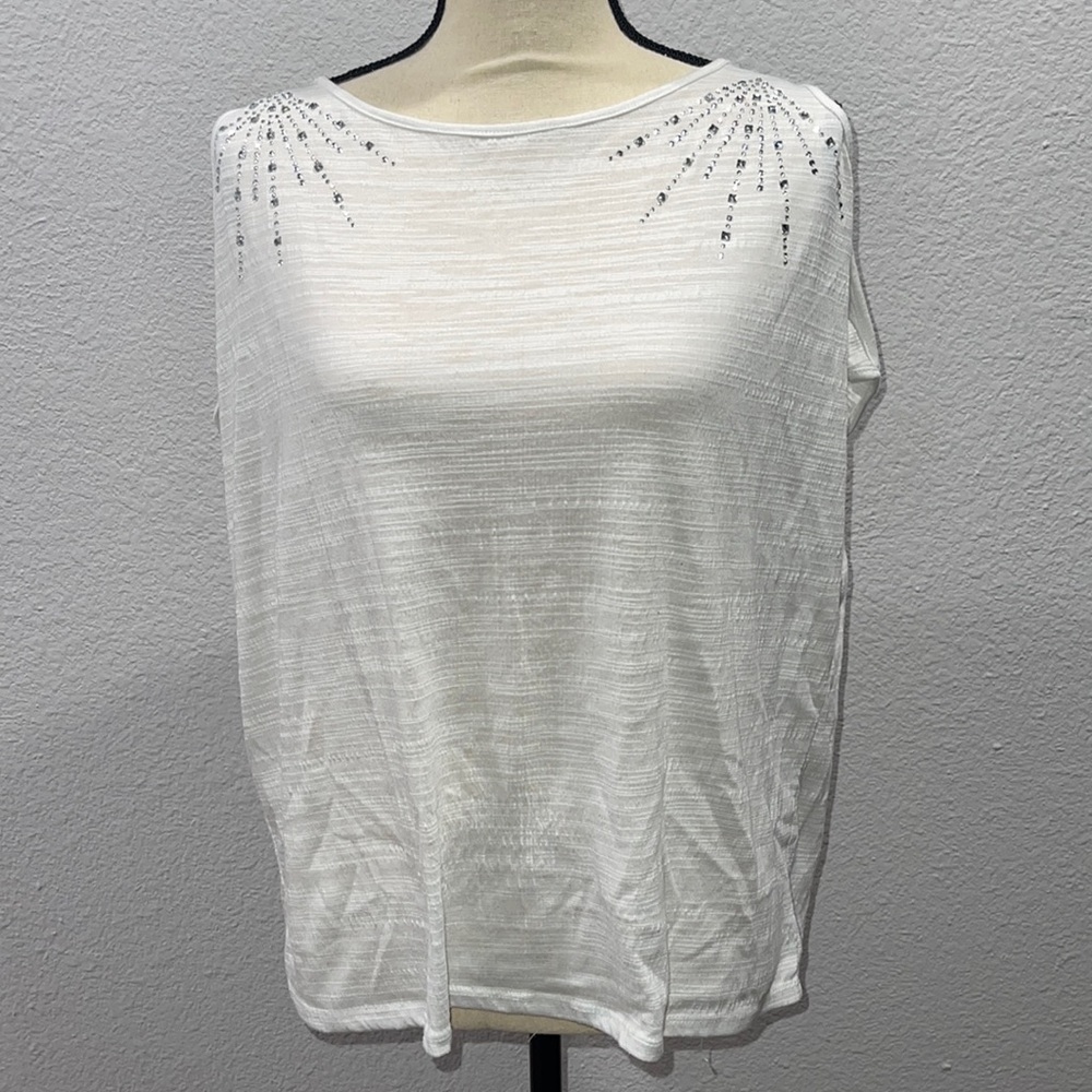 89th and Madison white shirt
